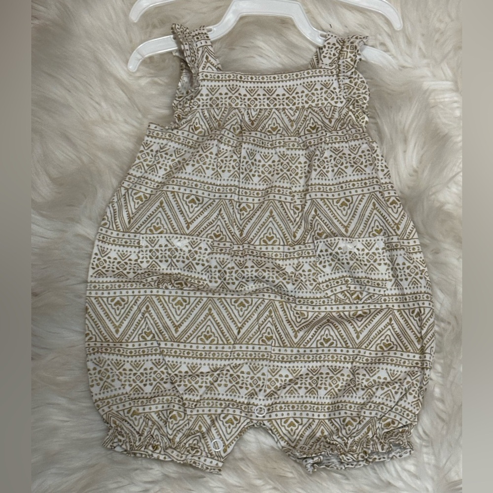 Carters Geometric Patterned Baby Romper 6 Months NWOT